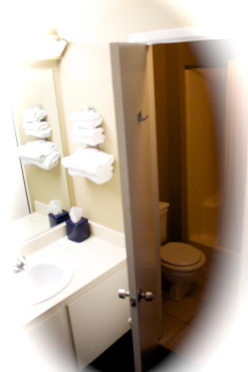 Holland Inn And Suites Taft Rum bild